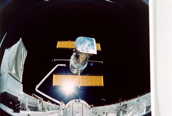 Telescópio Hubble lançado no espaço pela NASA em 24 de abril de 1990 para estudar detalhadamente  diversas estruturas do Universo.  - Sputnik Brasil