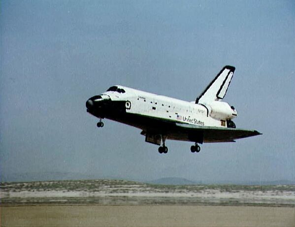 Pouso do primeiro ônibus espacial Columbia após a primeira missão de um ônibus espacial, lançada em 12 de abril de 1981 e retornada à Terra em 14 de abril do mesmo ano. - Sputnik Brasil