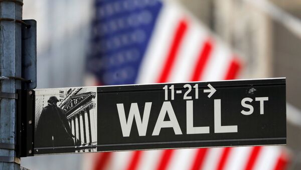 Placa da Wall Street no exterior da Bolsa de Nova York, EUA, 19 de julho de 2021 - Sputnik Brasil