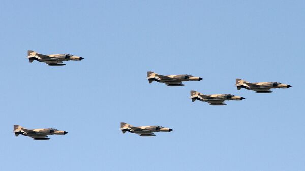 Caças F-4 Phantom da Força Aérea do Irã - Sputnik Brasil