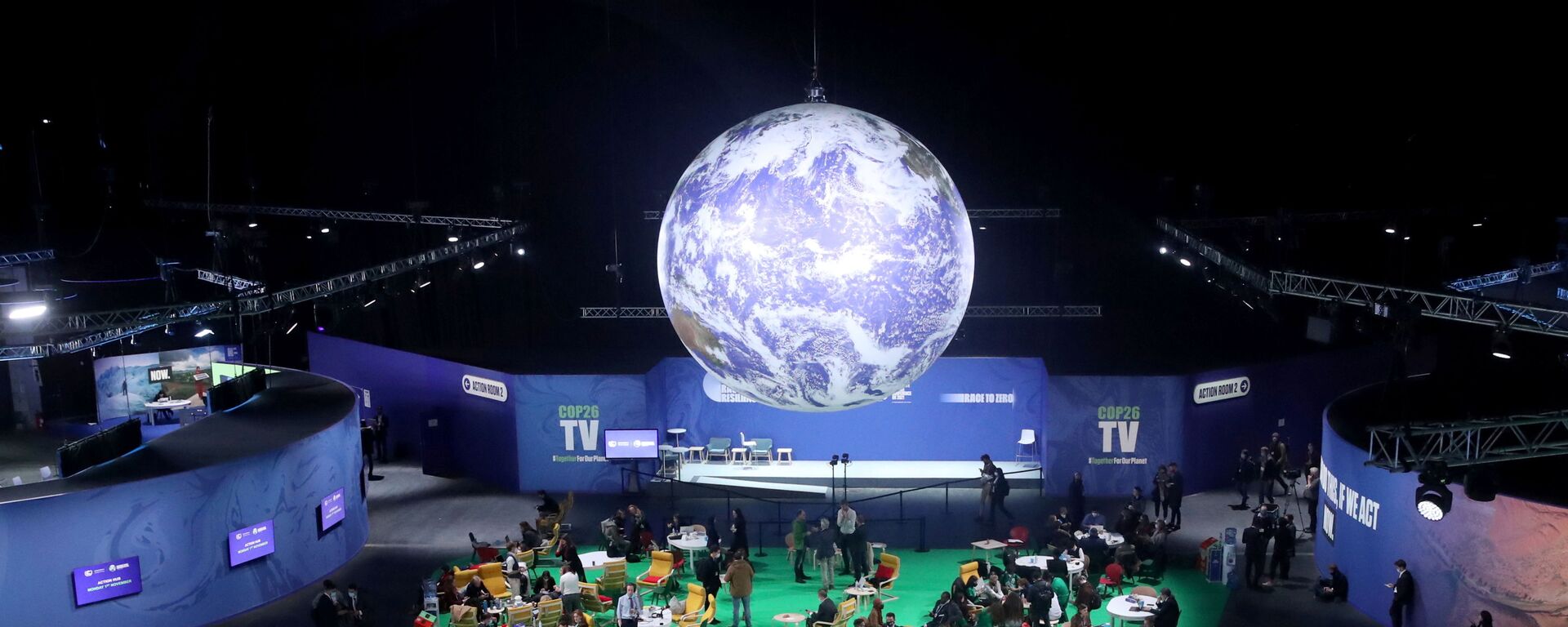 Os delegados sentam-se durante a Conferência das Nações Unidas sobre Mudança Climática (COP26) em Glasgow, Escócia, Grã-Bretanha, 1 de novembro de 2021 - Sputnik Brasil, 1920, 03.11.2021