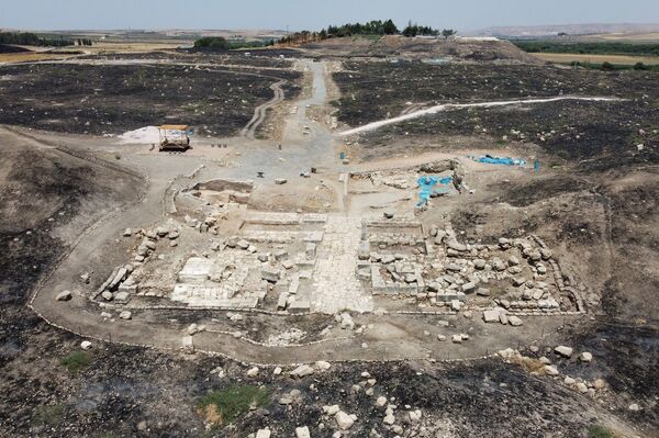 Durante escavações na Casa dos Selos na localidade da antiga cidade de Karkemish, na Turquia, arqueólogos descobriram raras impressões de selos de argila de uma funcionária administrativa do Império Hitita. - Sputnik Brasil