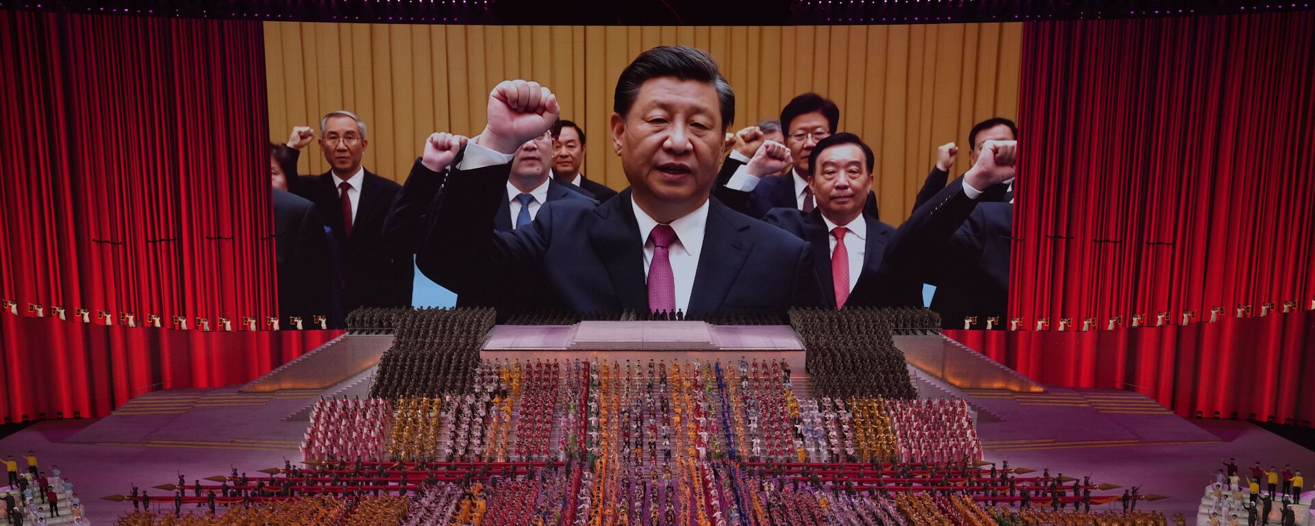 Presidente chinês Xi Jinping com outros funcionários altos prestam juramentos ante o Partido Comunista da China em seu centenário, Pequim, 28 de junho de 2021 - Sputnik Brasil, 1920, 09.11.2022