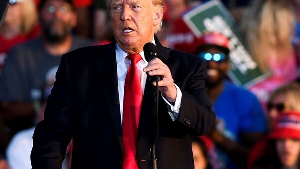 Donald Trump, ex-presidente dos EUA (2017-2021), participa de primeiro comício pós-presidencial em Wellington, Ohio, EUA, 26 de junho de 2021 - Sputnik Brasil