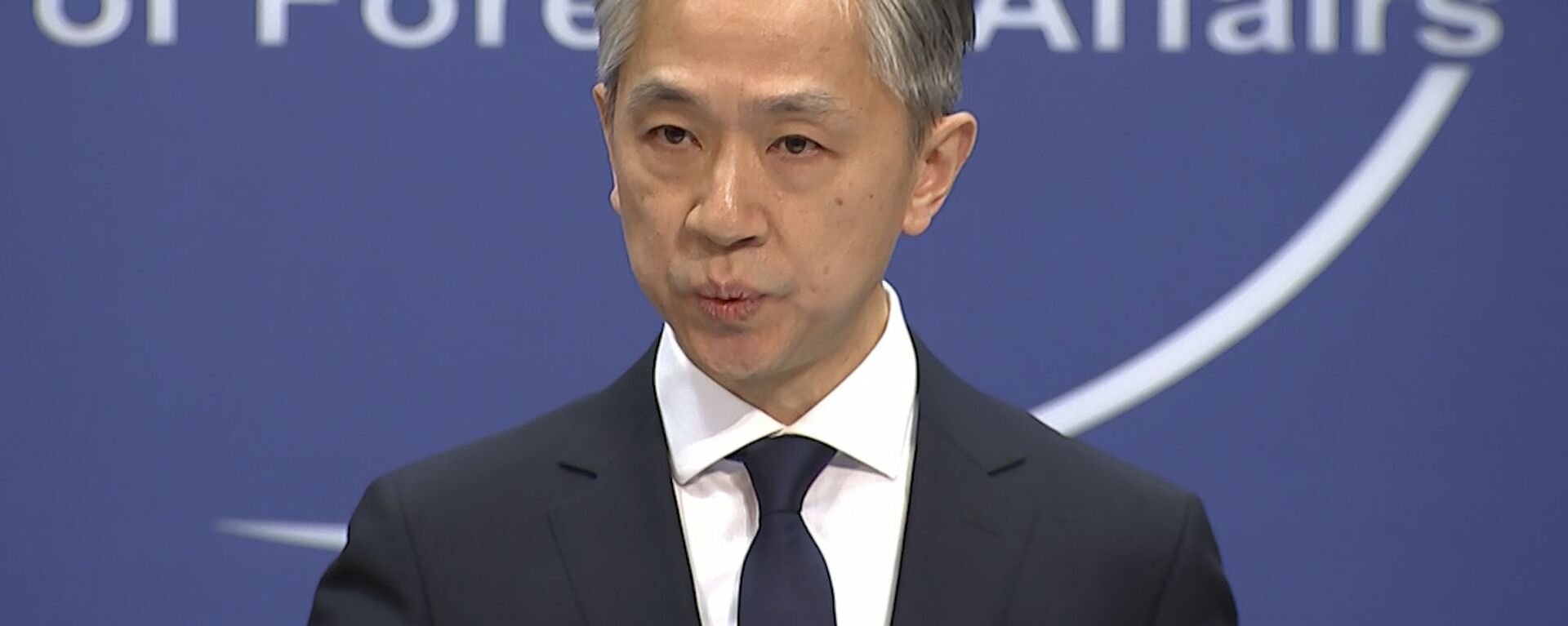 Wang Wenbin, porta-voz do Ministério das Relações Exteriores da China, durante coletiva de imprensa em Pequim, China, 13 de novembro de 2020 - Sputnik Brasil, 1920, 08.11.2021