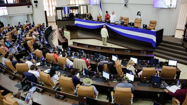 Membros da Assembleia Nacional nicaraguense participam de sessão parlamentar em Managua, Nicarágua, 16 de novembro de 2021 - Sputnik Brasil