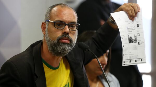 Jornalista Allan dos Santos, do site Terça Livre, presta depoimento à CPMI das Fake News, no Senado Federal, 2019 - Sputnik Brasil