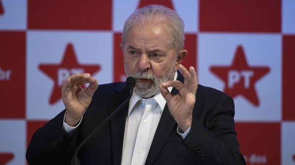 O ex-presidente Luiz Inácio Lula da Silva (PT) durante coletiva de imprensa realizada em Brasília, 8 de outubro de 2021 - Sputnik Brasil