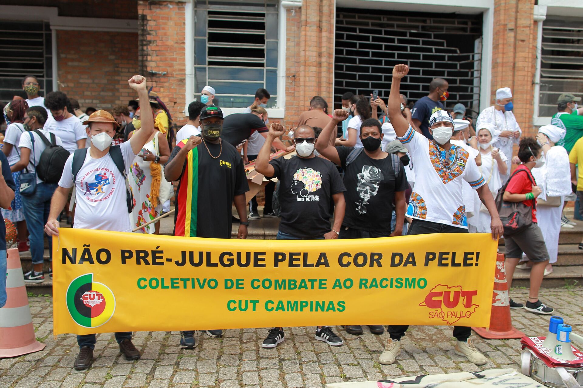 Centenas de pessoas participaram do ato da Consciência Negra em Campinas (SP), na manhã deste sábado (20) , em Campinas, São Paulo - Sputnik Brasil, 1920, 20.11.2021