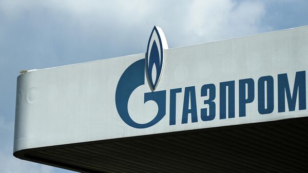 Logotipo da Gazprom, empresa de energia russa, em posto de combustível de Moscou, Rússia, 16 de abril de 2021 - Sputnik Brasil