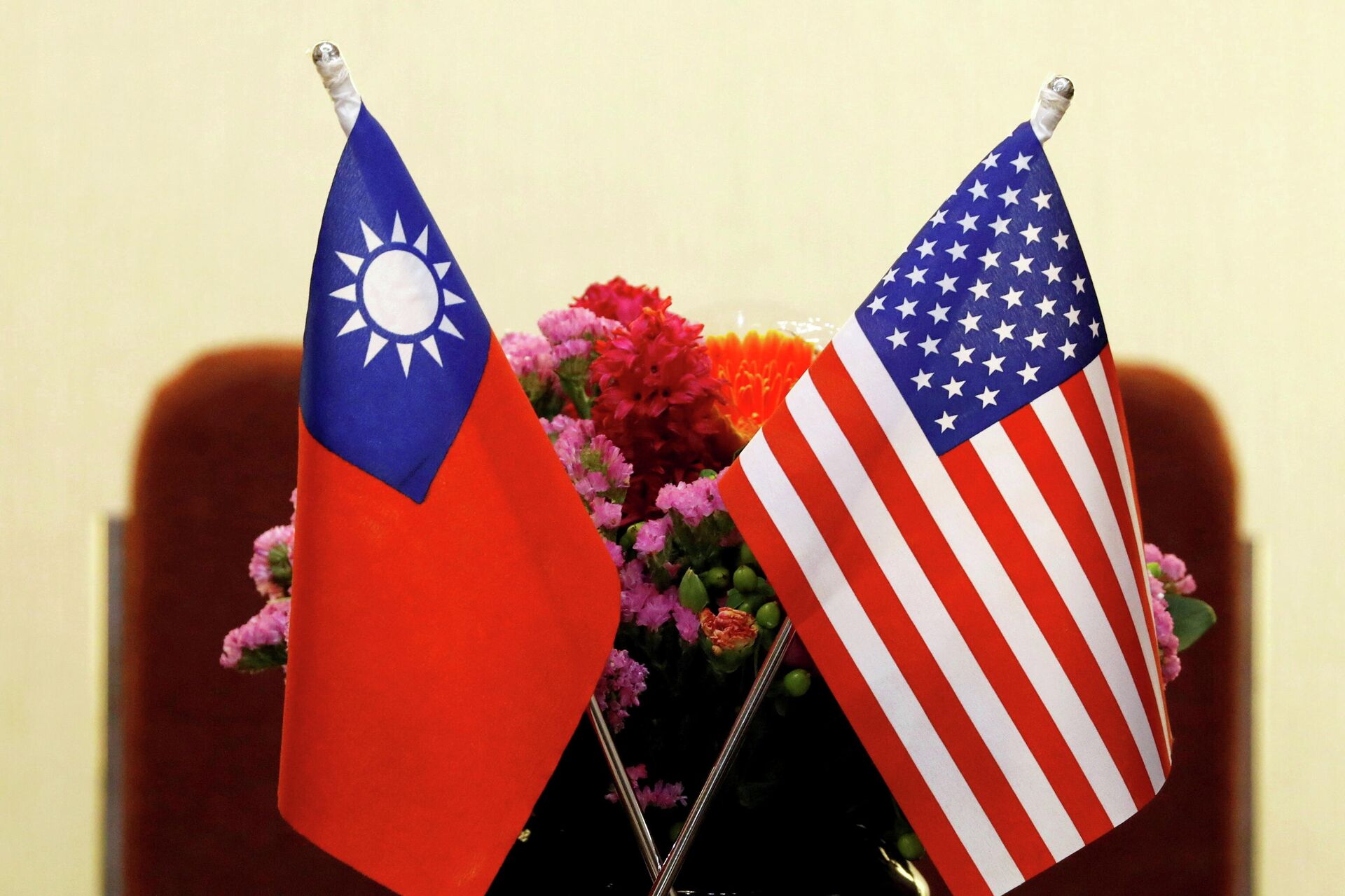 Bandeiras de Taiwan e EUA - Sputnik Brasil, 1920, 24.11.2021