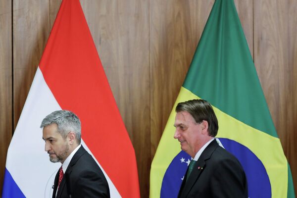 Presidente do Brasil, Jair Bolsonaro, recebe seu homólogo do Paraguai, Mario Abdo Benítez, em Brasília, 24 de novembro de 2021   - Sputnik Brasil