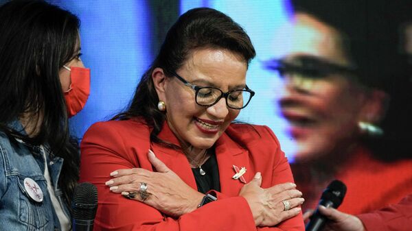 A então candidata à presidência de Honduras Xiomara Castro após as eleições que venceu, em 28 de novembro de 2021 - Sputnik Brasil
