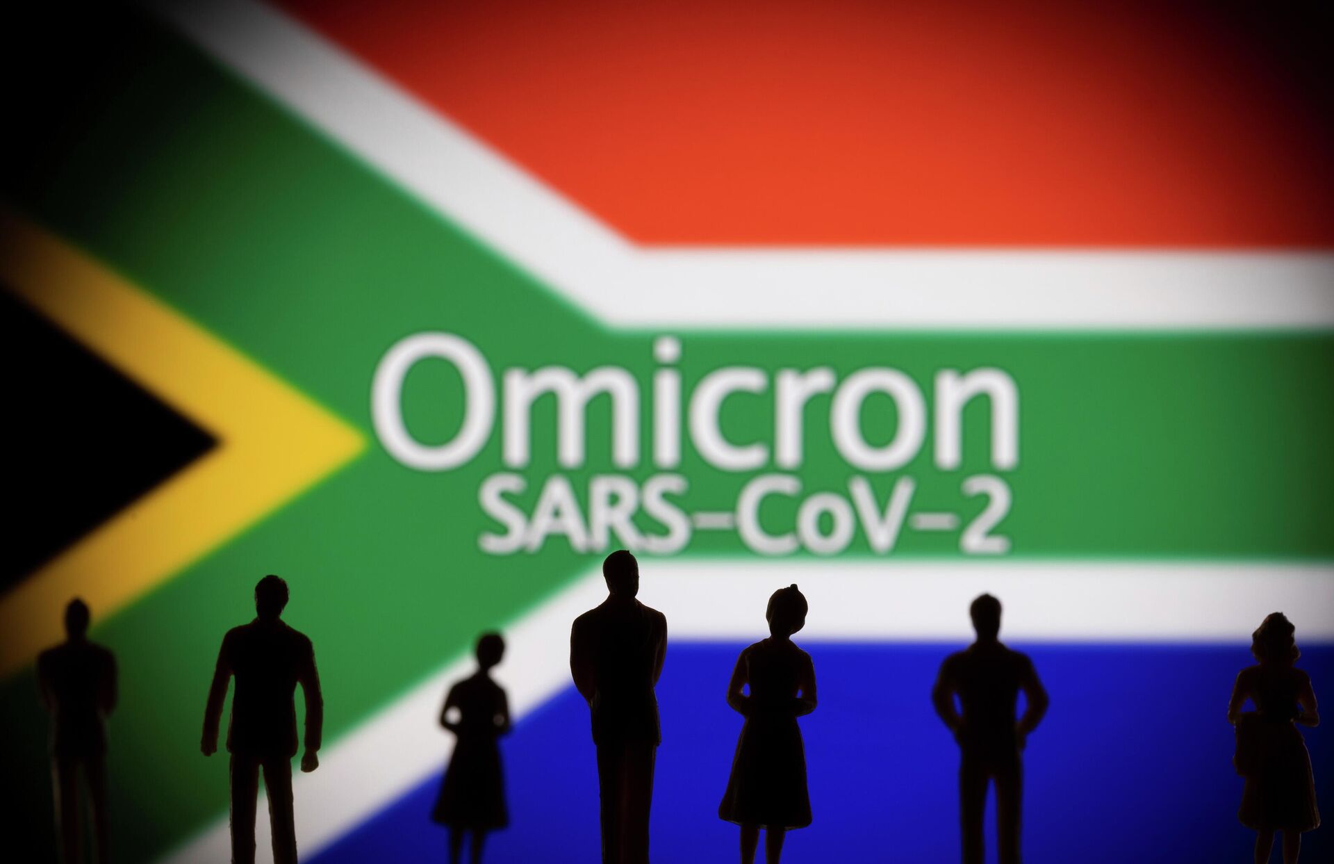 Bandeira da África do Sul e nome da nova variante Ômicron do SARS-CoV-2, ilustração feita em 27 de novembro de 2021 - Sputnik Brasil, 1920, 30.11.2021