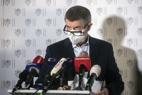 O primeiro-ministro da República Tcheca, Andrej Babis, discursa em coletiva de imprensa em 17 de abril de 2021, em Praga, onde foi anunciado que o país vai expulsar 18 diplomatas russos. - Sputnik Brasil