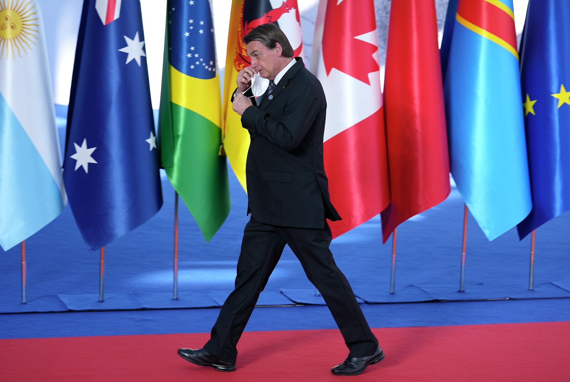 Presidente Jair Bolsonaro chega à cúpula do G20 em Roma, na Itália, em 30 de outubro de 2021 - Sputnik Brasil, 1920, 01.12.2021