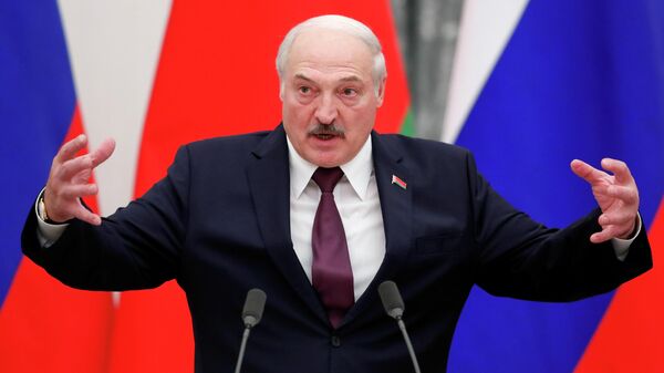 O presidente da Bielorrússia, Alexander Lukashenko, fala durante uma entrevista coletiva após conversas com seu homólogo russo Vladimir Putin no Kremlin em Moscou, Rússia, em 9 de setembro de 2021 - Sputnik Brasil