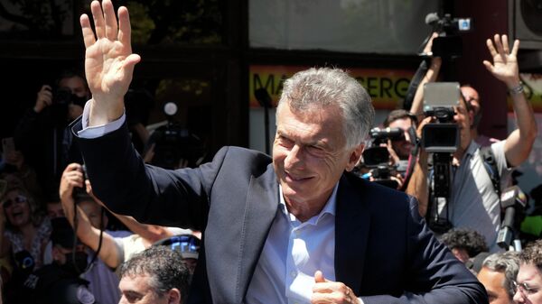 Ex-presidente argentino Mauricio Macri deixa tribunal após prestar depoimento em Dolores, na Argentina, no dia 28 de outubro de 2021 - Sputnik Brasil