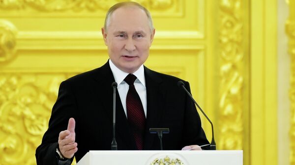 O presidente russo, Vladimir Putin, fala durante cerimônia para receber as credenciais de embaixadores estrangeiros no Kremlin, em Moscou, Rússia, 1º de dezembro de 2021 - Sputnik Brasil