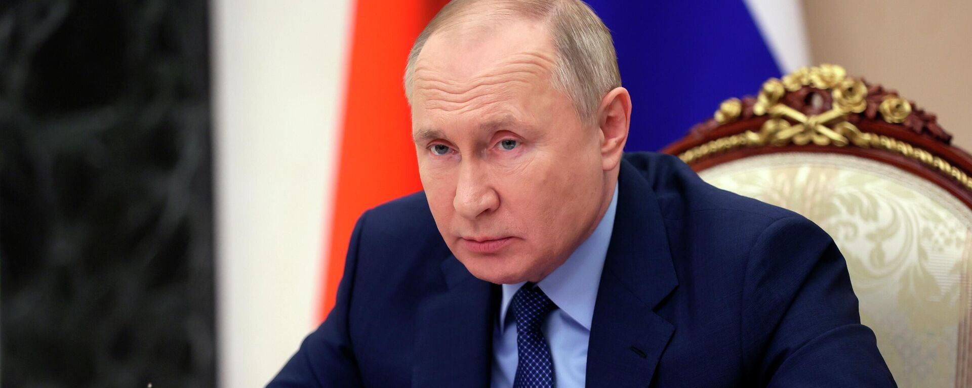 O presidente russo, Vladimir Putin, por meio de videoconferência no Kremlin em Moscou, na Rússia, no dia 2 de dezembro de 2021 - Sputnik Brasil, 1920, 08.12.2021