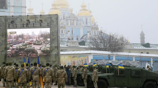 Militares da Ucrânia participam de ensaio de cerimônia militar em Kiev, Ucrânia, 6 de dezembro de 2021 - Sputnik Brasil
