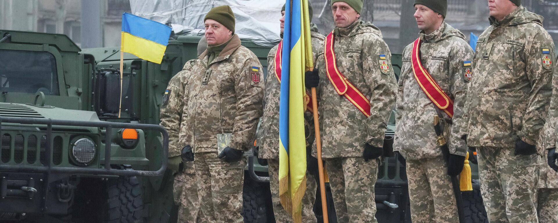 Soldados da Ucrânia participam de cerimônia militar em Kiev, Ucrânia, 6 de dezembro de 2021 - Sputnik Brasil, 1920, 11.12.2021