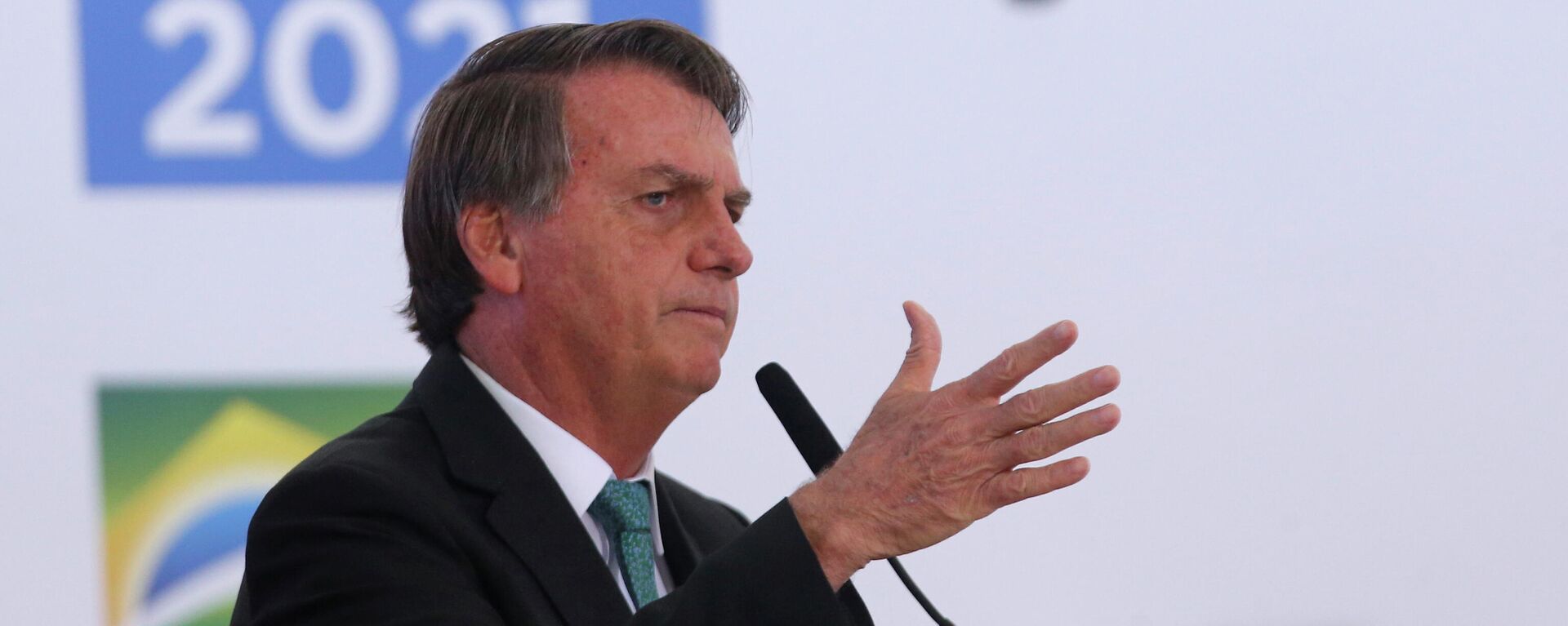 O presidente do Brasil, Jair Bolsonaro, fala durante uma cerimônia para celebrar o Dia Internacional Anticorrupção de 2021 no Palácio do Planalto em Brasília, Brasil, 9 de dezembro de 2021 - Sputnik Brasil, 1920, 12.12.2021