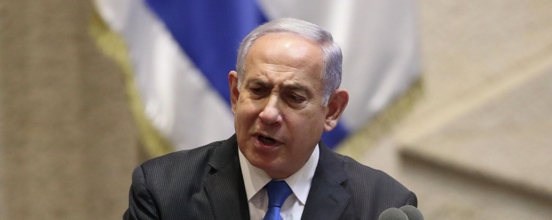 O primeiro ministro de Israel, Benjamin Netanyahu, fala durante uma sessão do Knesset em Jerusalém, 13 de junho de 2021 - Sputnik Brasil, 1920, 13.12.2021