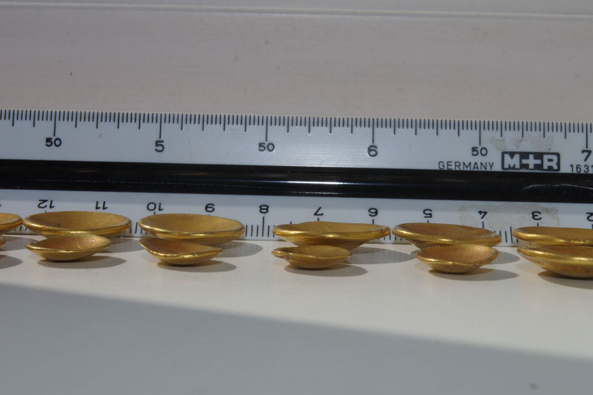 Tesouro celta composto por moedas de ouro de 2.000 anos é descoberto na Alemanha 
 - Sputnik Brasil, 1920, 14.12.2021