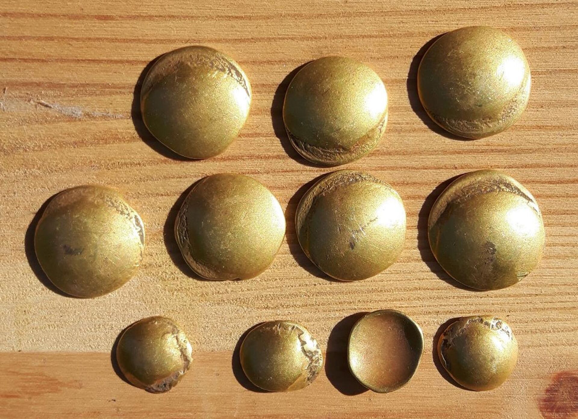 Tesouro celta composto por moedas de ouro de 2.000 anos é descoberto na Alemanha 
 - Sputnik Brasil, 1920, 14.12.2021