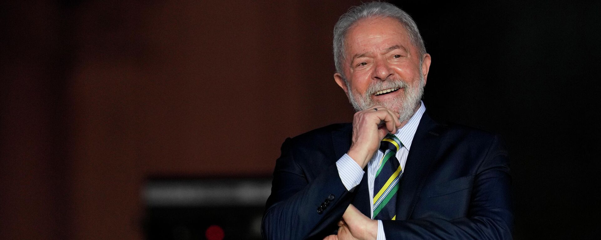 O ex-presidente brasileiro Luiz Inácio Lula da Silva sorri em evento de comemoração do 38º aniversário da volta à democracia na Argentina, no dia 10 de dezembro de 2021, em Buenos Aires - Sputnik Brasil, 1920, 16.12.2021