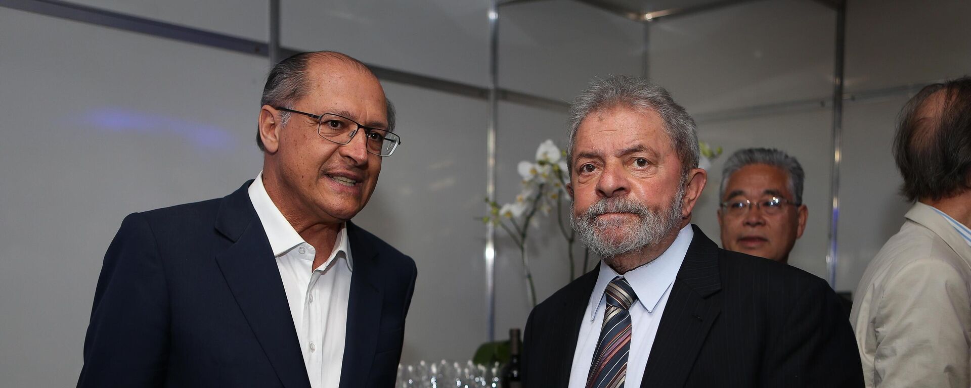 O governador Geraldo Alckmin e o ex-presidente Lula na inauguração da fábrica de amido e xarope de milho da Tereos - Sputnik Brasil, 1920, 22.12.2021