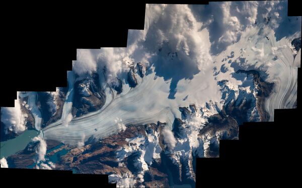 Colagem de imagens mostra a geleira Upsala na Patagônia, no continente sul-americano. - Sputnik Brasil