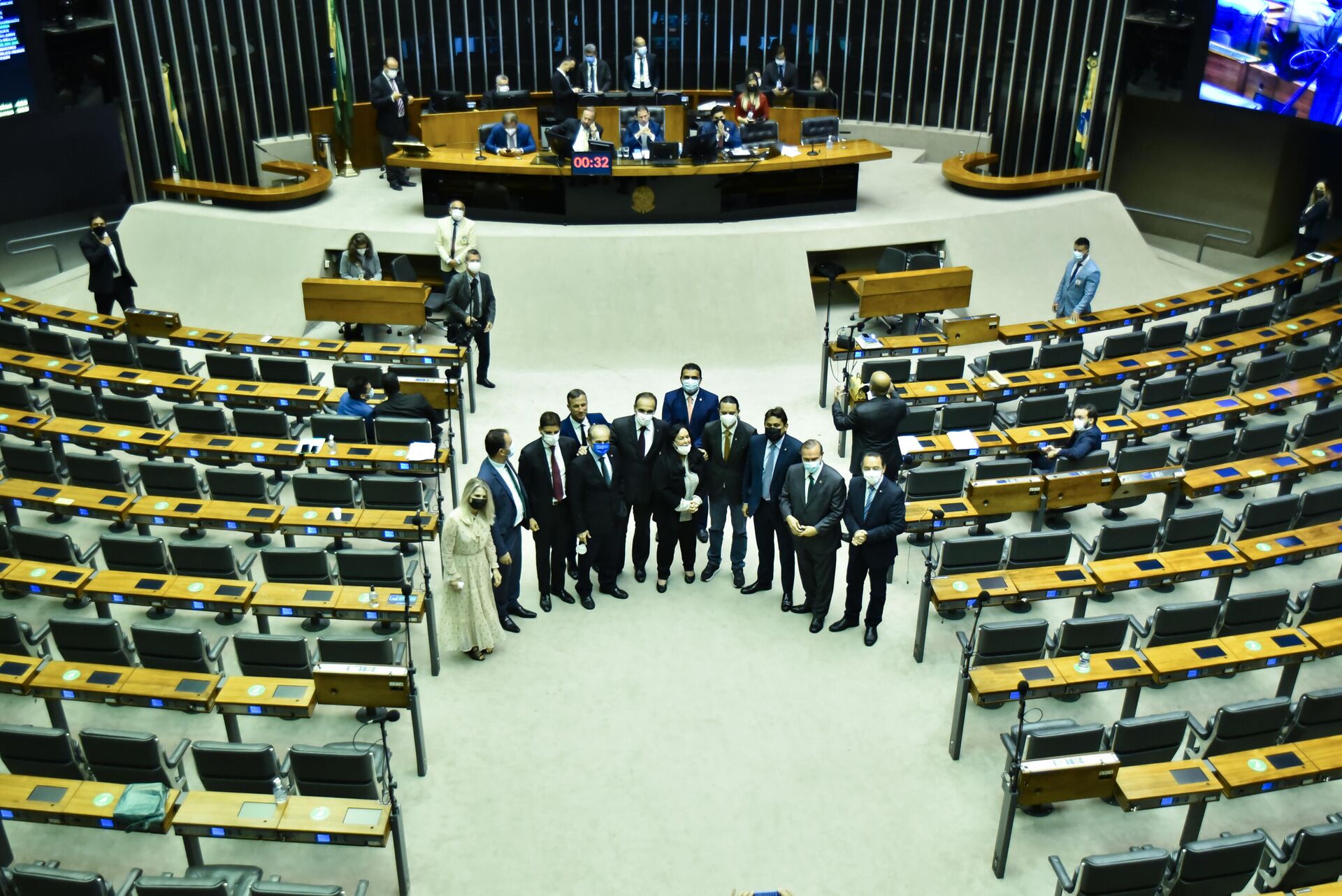 Sessão de votação do Projeto de Lei do Orçamento de 2022, 21 de dezembro de 2021 - Sputnik Brasil, 1920, 22.12.2021