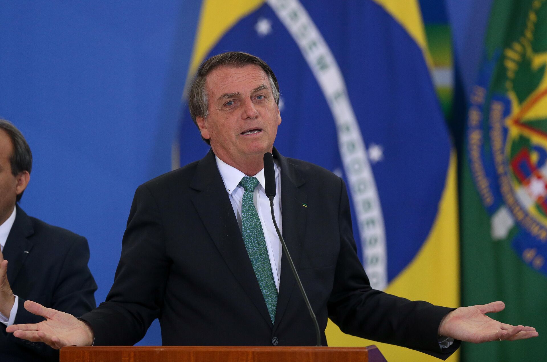 Presidente Jair Bolsonaro na cerimônia de lançamento do programa Rodovida 2022, em Brasília, 14 de dezembro de 2021 - Sputnik Brasil, 1920, 22.12.2021
