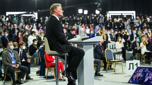 Porta-voz do presidente, Dmitry Peskov durante a grande coletiva anual de Vladimir Putin - Sputnik Brasil