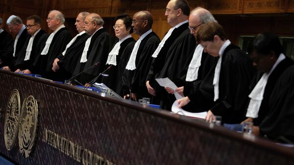 Membros da Corte Internacional de Justiça durante audiências no caso apresentado por Gâmbia contra Mianmar em Haia , Países Baixos, 11 de dezembro de 2019 - Sputnik Brasil