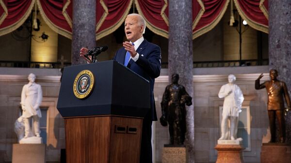 O presidente dos EUA, Joe Biden, faz comentários sobre o aniversário de um ano do ataque de 6 de janeiro de 2021 ao Capitólio em Washington, EUA, em 6 de janeiro de 2022 - Sputnik Brasil