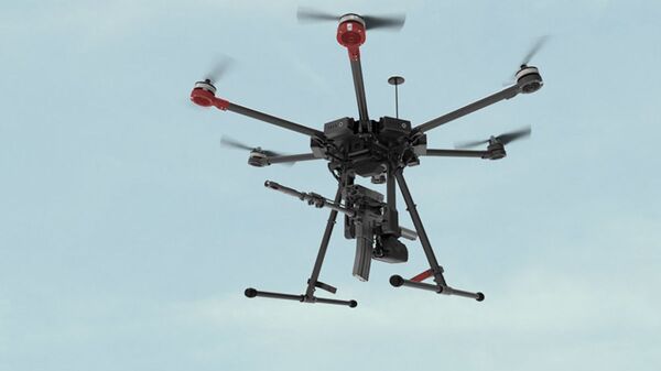 Simulação de drone armado com sistema SMASH Dragon - Sputnik Brasil
