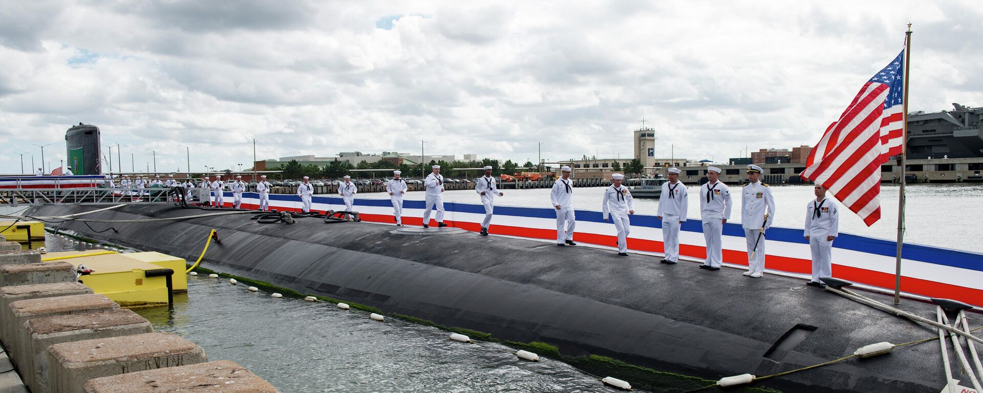 Cerimônia de comissionamento do submarino USS Washington (SSN-787) na Estação Naval Norfolk, Washington, EUA, 7 de outubro de 2017 - Sputnik Brasil, 1920, 14.02.2022