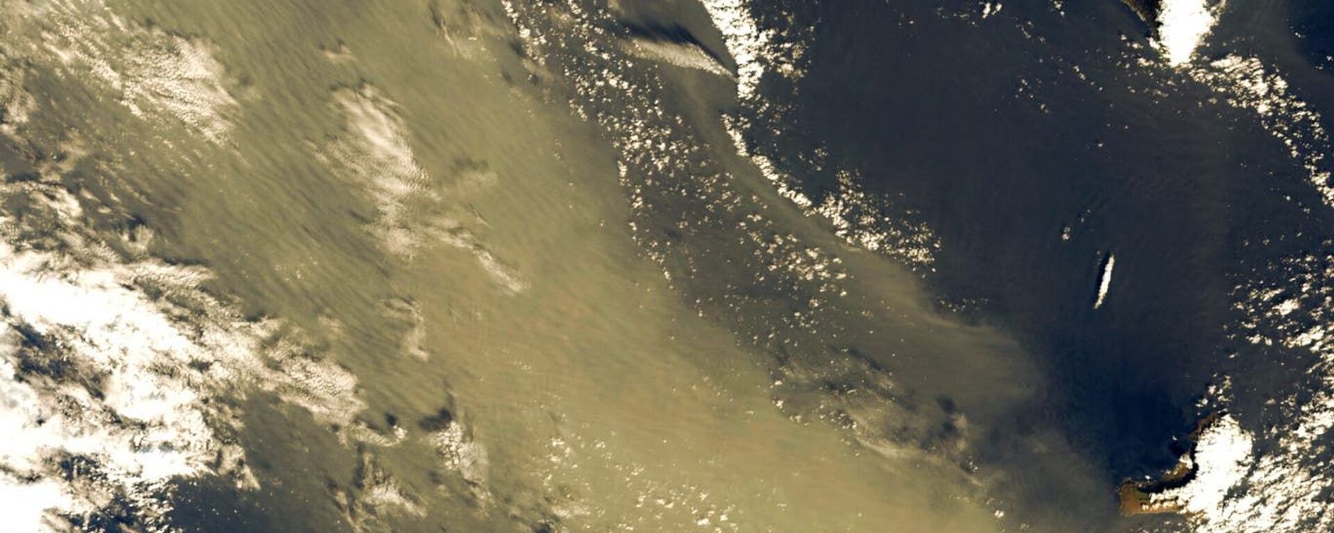 Nuvem de poeira do Saara passou pela Ilha das Canárias - Sputnik Brasil, 1920, 20.01.2022