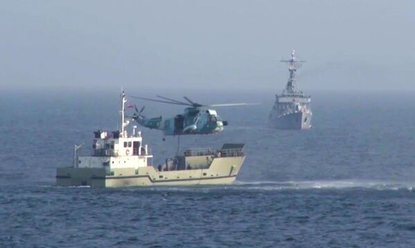 Navios de combate da Rússia, Irã e China durante exercícios marítimos no mar da Arábia, 20 de janeiro de 2022. - Sputnik Brasil