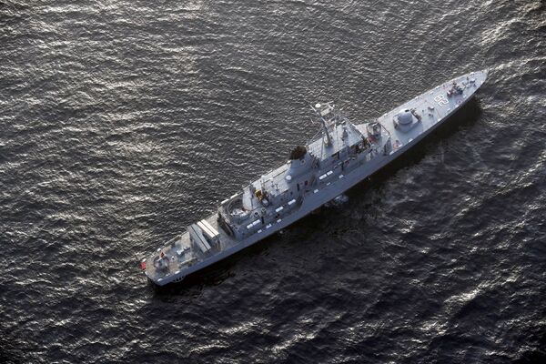 Navio de combate participa dos exercícios militares conjuntos CHIRU-2022 no norte do oceano Índico, 20 de janeiro de 2022. - Sputnik Brasil
