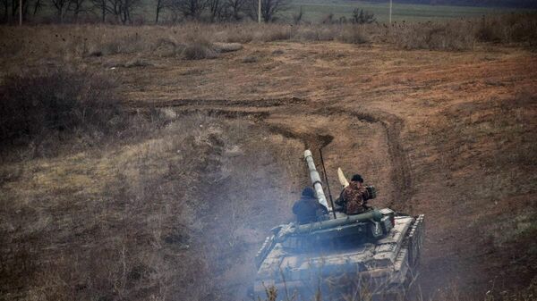 Forças Armadas da Ucrânia em exercícios de tanques em Donbass, 18 de abril de 2021 - Sputnik Brasil