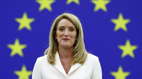 A recém-eleita presidente do Parlamento Europeu, Roberta Metsola, discursa durante uma sessão plenária em Estrasburgo, França, em 18 de janeiro de 2022 - Sputnik Brasil