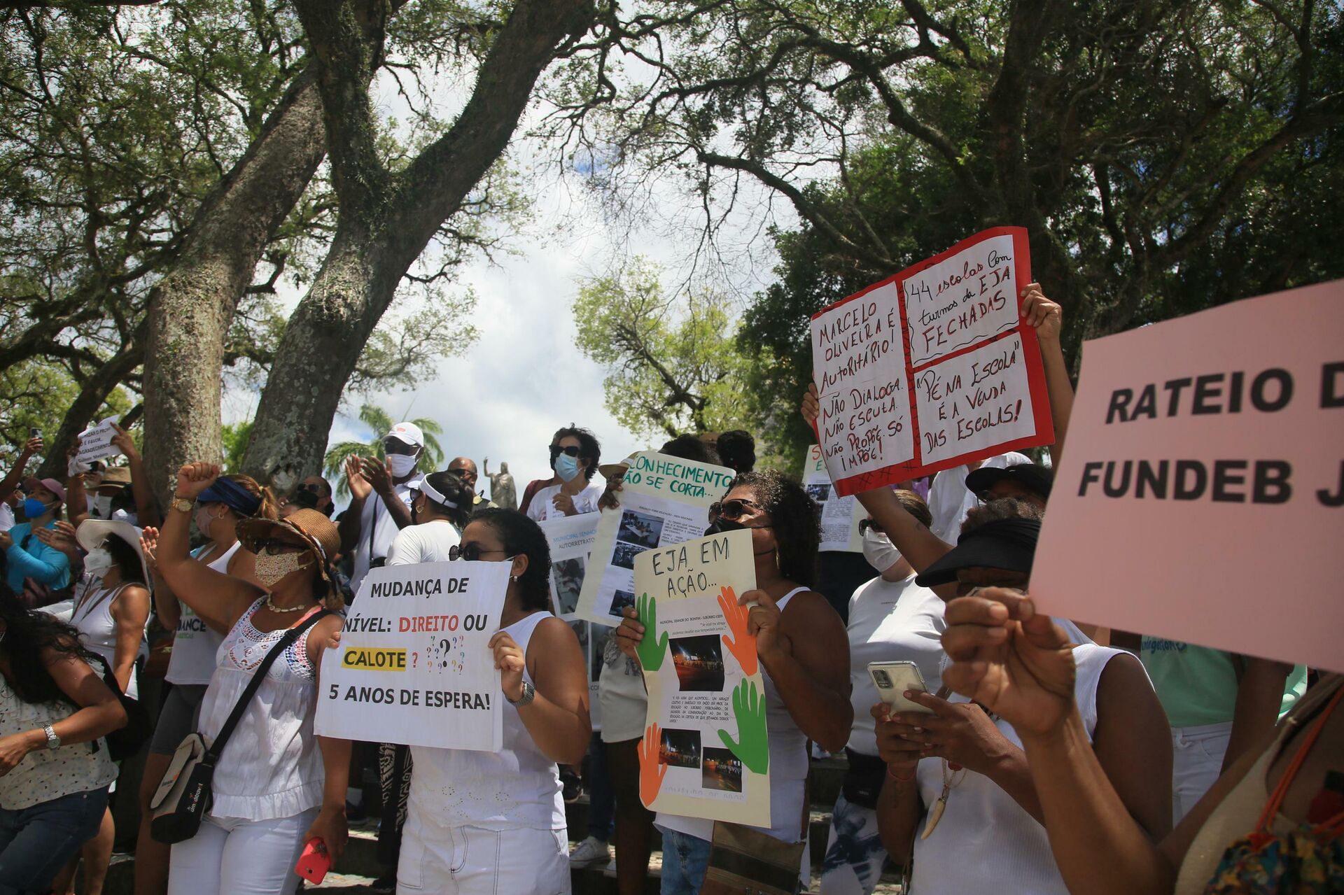 Protesto de professores pelo rateio do Fundeb, na cidade de Salvador, em 13 de janeiro de 2022 - Sputnik Brasil, 1920, 27.01.2022