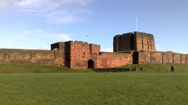 Portão de entrada e muralhas do Castelo de Carlisle, Inglaterra, Reino Unido - Sputnik Brasil