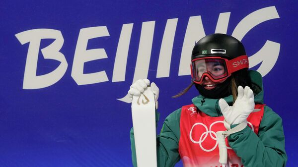 Sabrina Cass, de 19 anos, primeira atleta do Brasil a competir nas Olimpíadas de Inverno de Pequim 2022, 3 de fevereiro de 2022 - Sputnik Brasil