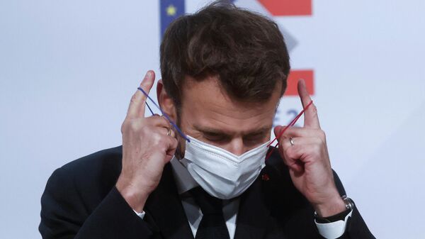 Emmanuel Macron, presidente da França, durante encontro de ministros em Tourcoing, França, 2 de fevereiro de 2022 - Sputnik Brasil