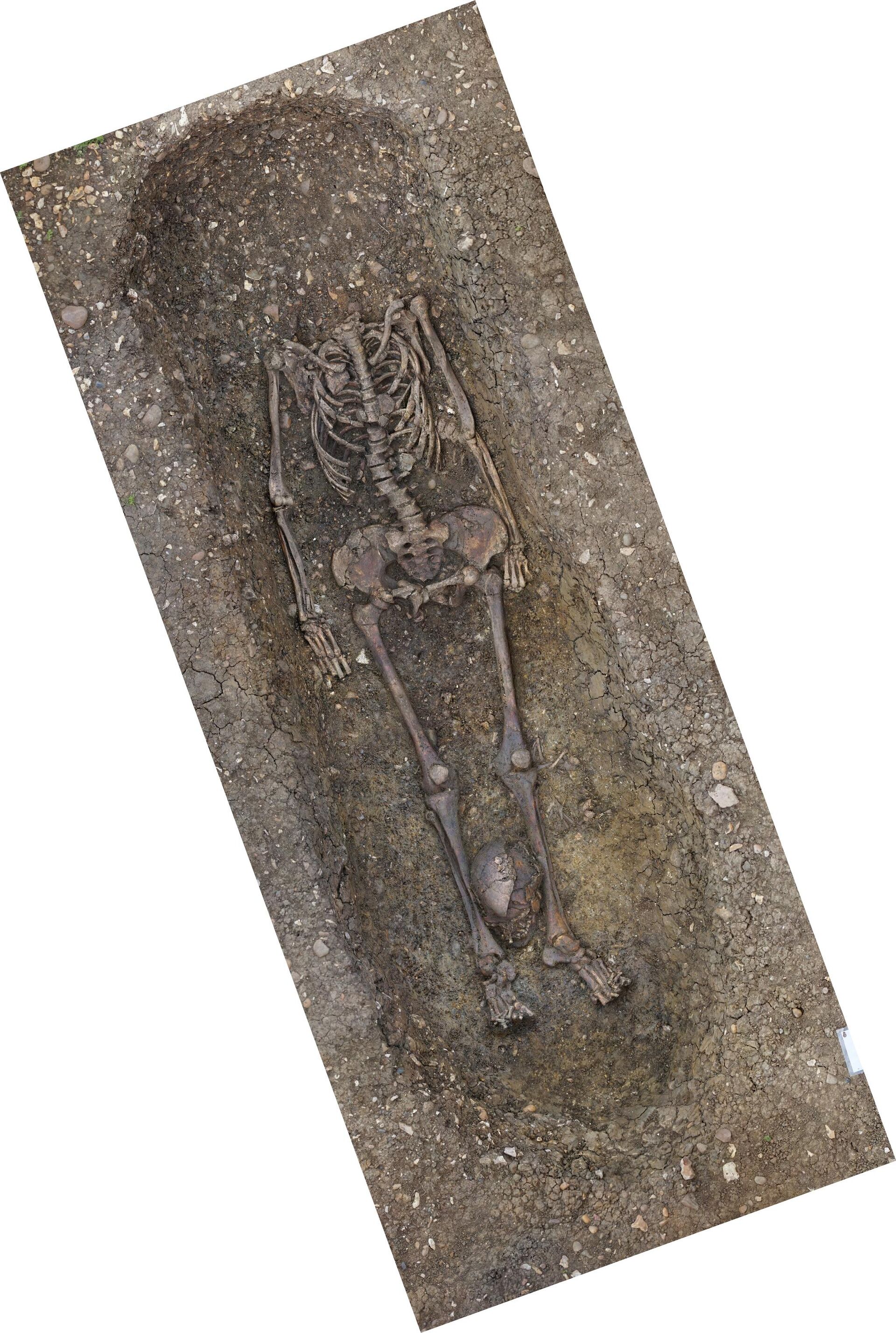 Foram descobertos mais de 40 túmulos com esqueletos decapitados da época romana, no Reino Unido - Sputnik Brasil, 1920, 05.02.2022